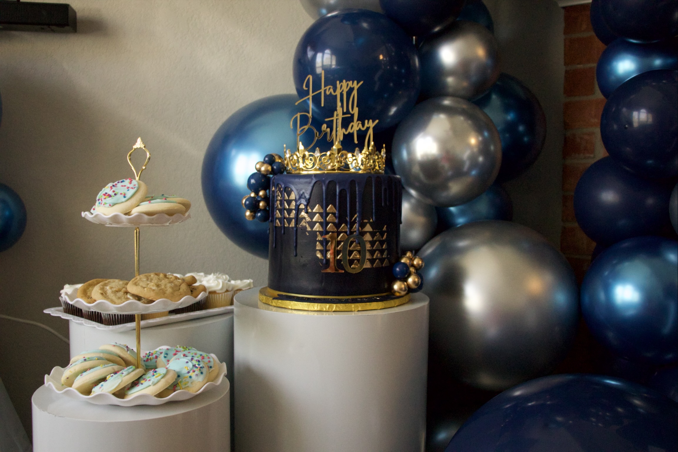 Dessert table styling
